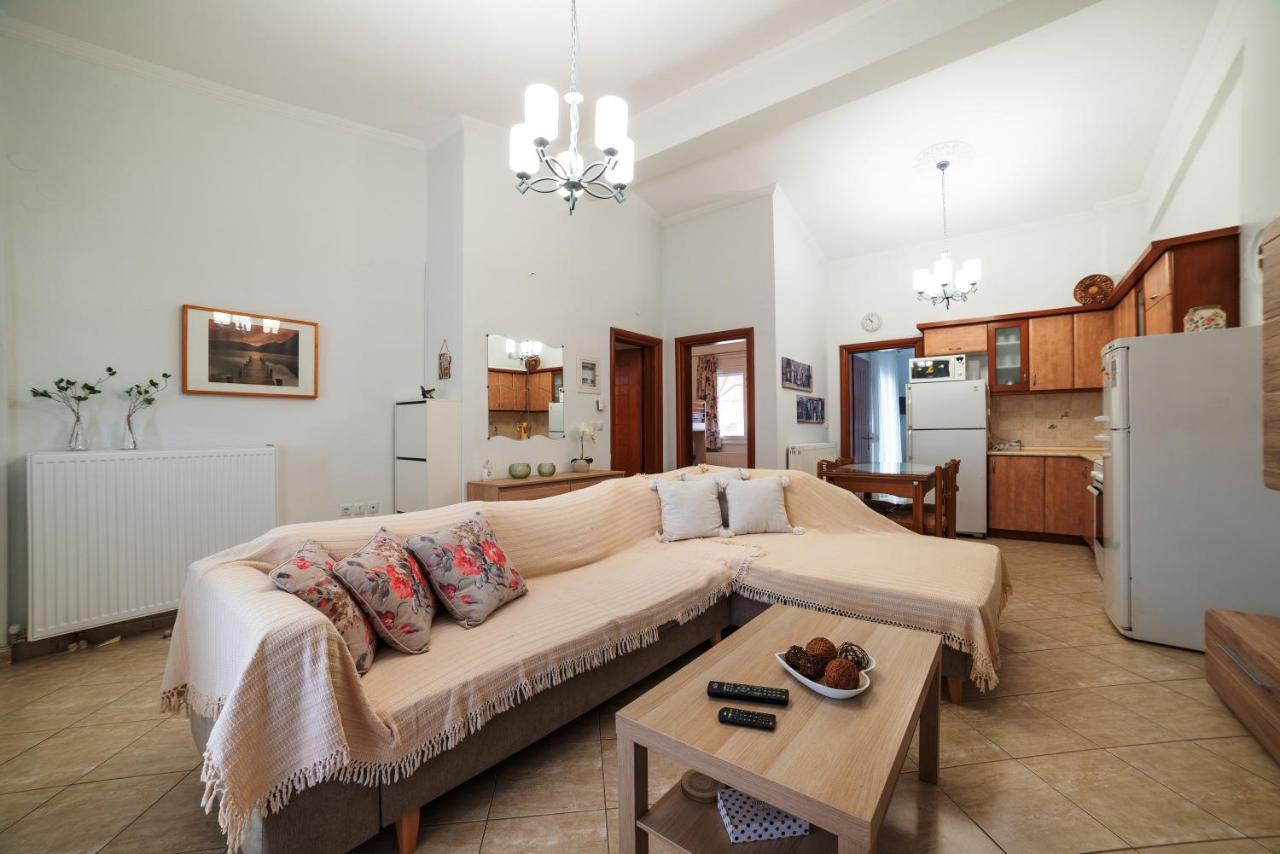 Porto Ofrynio Central Deluxe Golden Apartment Ofrínion المظهر الخارجي الصورة